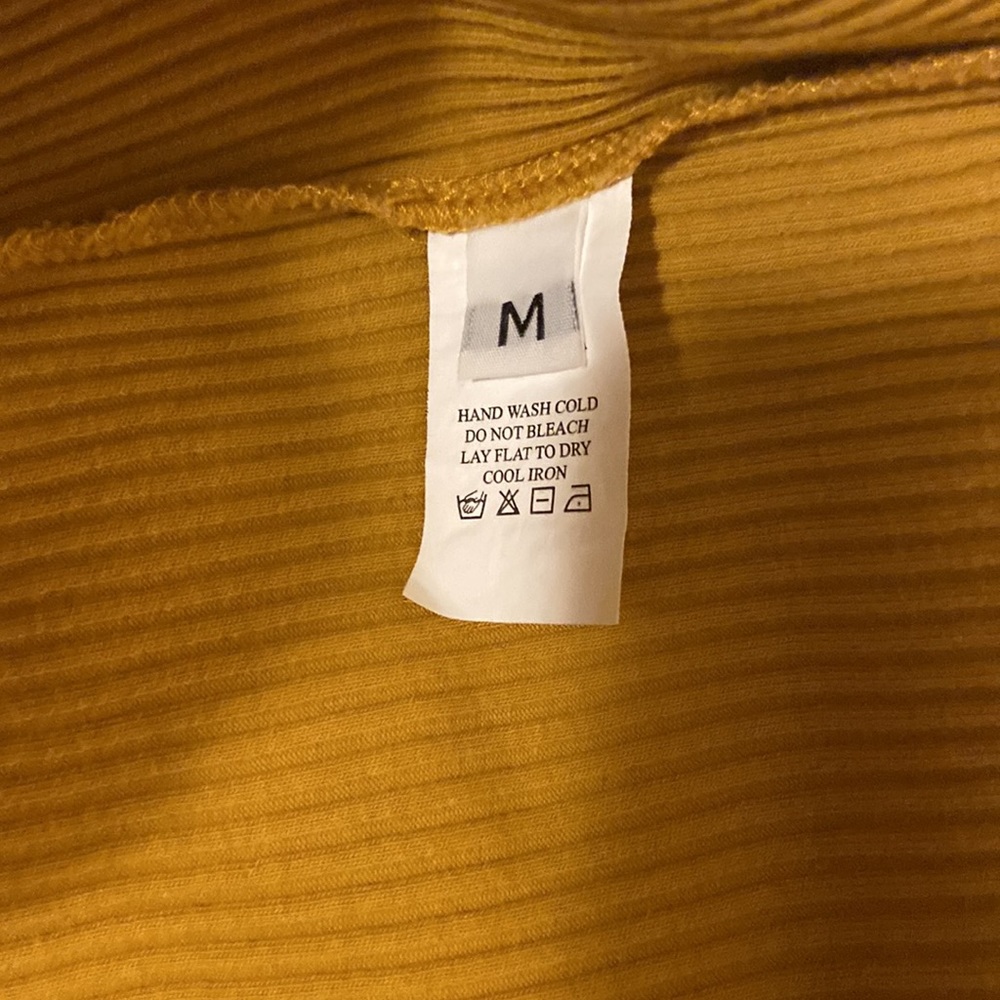 Meg | Ribbed | Tee - Picture 5 of 5